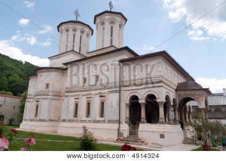 Kostel Monastary