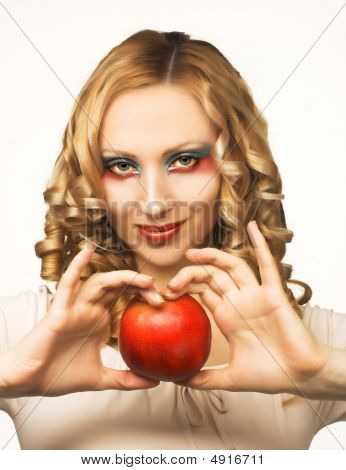 Jeune Blonde avec des Fruits
