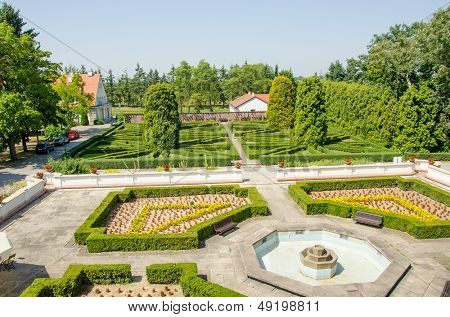 Hrad v Baranow Sandomierski, Polsko - zahrady