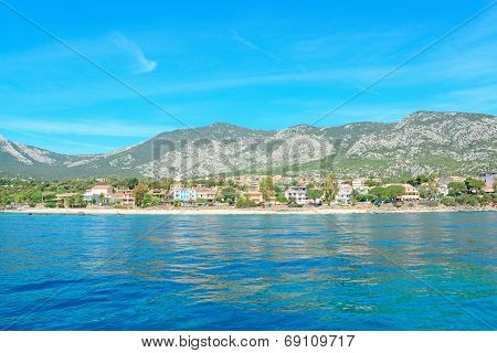Cala Gonone shoreline