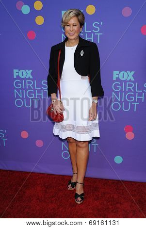 LOS ANGELES - JUN 09:  Yeardley Smith arrives to the FOX's 