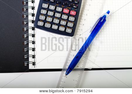 Notebook Laskin ja kynä