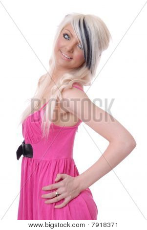 Sexet ung kvinde i pink kjole