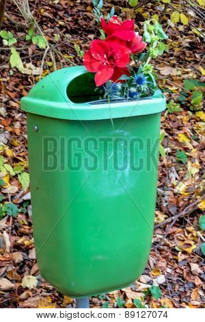 flowers in the trash, icon give rejection end
