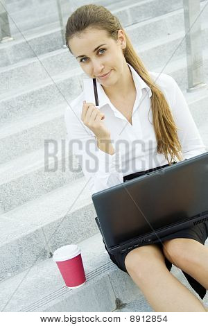 온라인 인터넷 구매 또는 은행