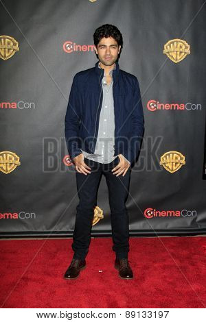 LAS VEGAS - APR 21:  Adrian Grenier at the Warner Brothers 2015 Presentation at Cinemacon at the Caesars Palace on April 21, 2015 in Las Vegas, CA