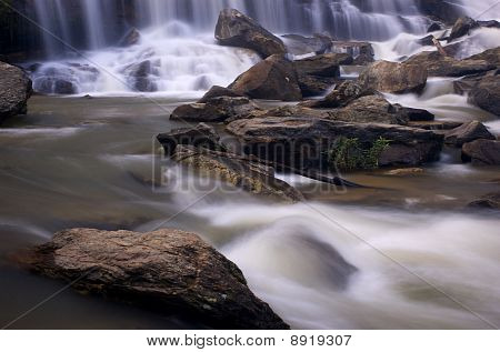 Mae Ya cascata, Chiang Mai, Thailandia