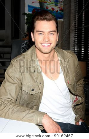 LOS ANGELES - AUG 14:  Pierson Fode at the Bold and Beautiful Fan Event Friday at the CBS Television City on August 14, 2015 in Los Angeles, CA