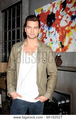 LOS ANGELES - AUG 14:  Pierson Fode at the Bold and Beautiful Fan Event Friday at the CBS Television City on August 14, 2015 in Los Angeles, CA