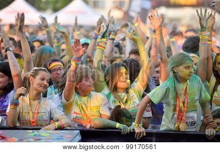 MAMAIA, CONSTANTA, ROMANIA - AUGUST 1, 2015: People participate in the Mamaia color run 2015 in Mamaia, Constanta.