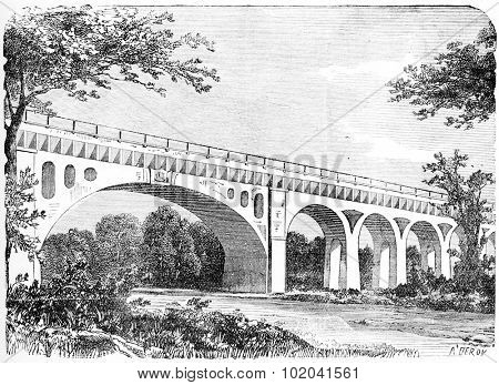 Fontainebleau Aqueduct in Seine-et-Marne, France, vintage engraved illustration. Industrial Encyclopedia - E.O. Lami - 1875