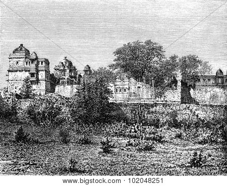 Rana Kumba Palace, vintage engraved illustration. Le Tour du Monde, Travel Journal, (1872).