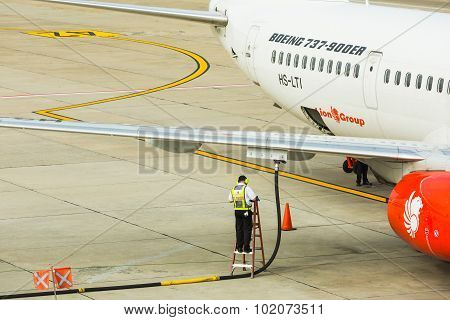 Underwing Fueling