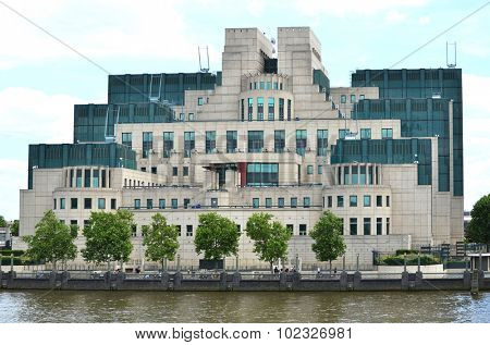 London, Secret Intelligence Service Building (SIS)