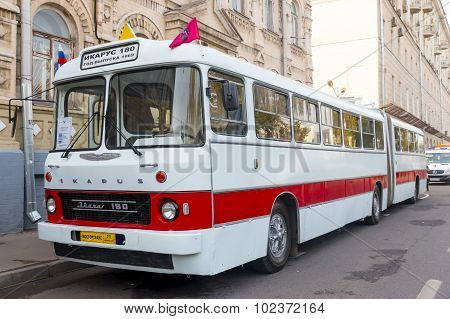 Old Bus Ikarus 180