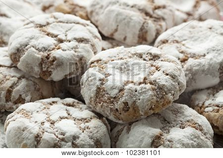Dish with traditional Moroccan Ghribas cookies close up