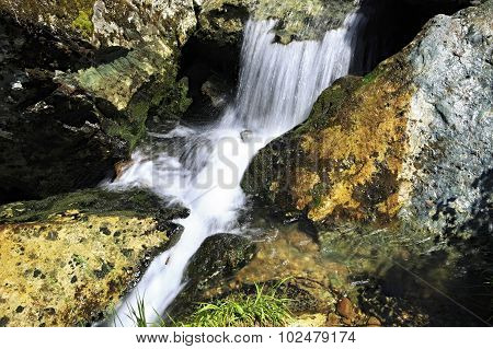 Movement of water in Muehtinsky waterfall.