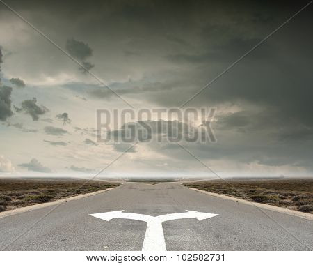 Concept of choice with crossroads spliting in two ways