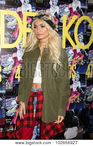 LOS ANGELES - SEP 23:  Pia Mia at the KODE Magazine October 2015 Issue Party at the The Well on September 23, 2015 in Los Angeles, CA
