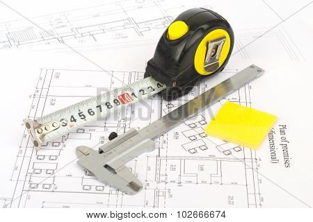 Tape measure with beam-compass