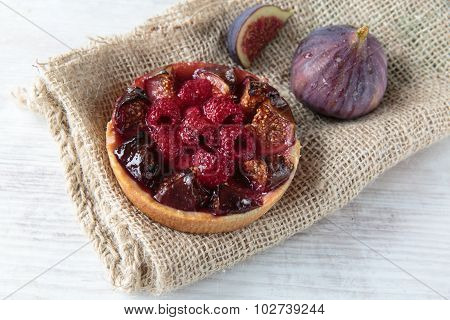 Figs And Raspberries Pie