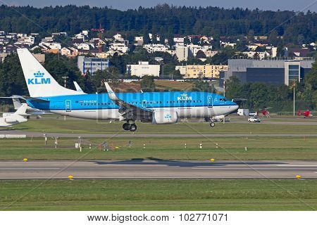 ZURICH - JULY 18: Boeing-737 KLM landing in Zurich after short haul flight on July 18, 2015 in Zurich, Switzerland. Zurich airport is home for Swiss Air and one of biggest european hubs.