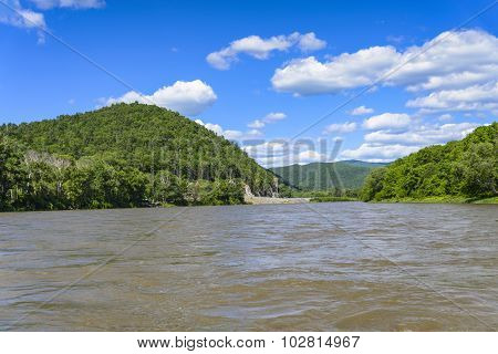 Fast for a mountain river .