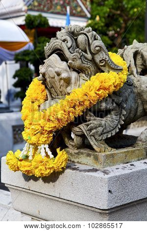 Demon In The Temple Bangkok Asia  Flower  Warrior Monster