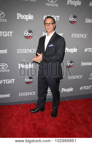 LOS ANGELES - SEP 26:  Joshua Malina at the TGIT 2015 Premiere Event Red Carpet at the Gracias Madre on September 26, 2015 in Los Angeles, CA