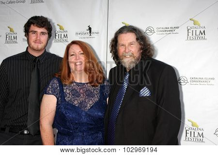 LOS ANGELES - SEP 25:  Dillion Sisson, Margina Sisson, Gary Sisson at the Catalina Film Festival Friday Evening Gala at the Avalon Theater on September 25, 2015 in Avalon, CA