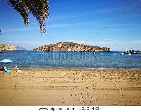 La isla vista desde la costa de Mazarrón