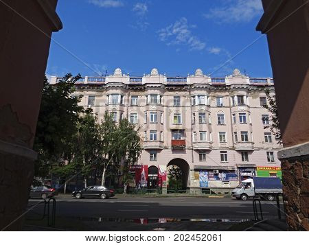 Kazakhstan, Ust-Kamenogorsk - 01, August 2017. The Independence Avenue. Pink house. Old house. Architecture.