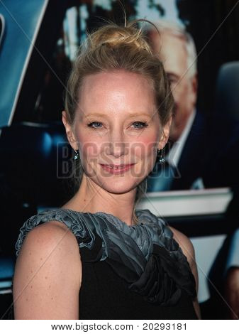 LOS ANGELES - MAR 22: Anne Hecheová dorazí na 