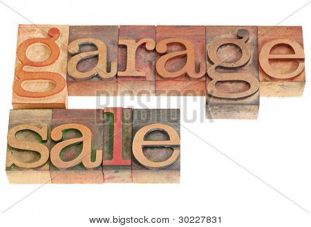 venta de garaje palabras en bloques impresión de tipografía de madera vintage grunge, aislados en blanco