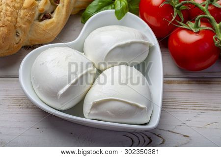 Love Mozzerella, Balls Of Buffalo Mozzarella, Soft Italian Scheese Made From The Milk Of Italian Med