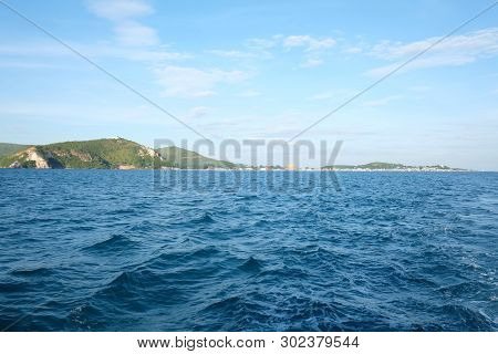 Samaesarn Island In Daytime View And Blue Sky,chong Samaesarn Is A Popular Tourist Destination Thail