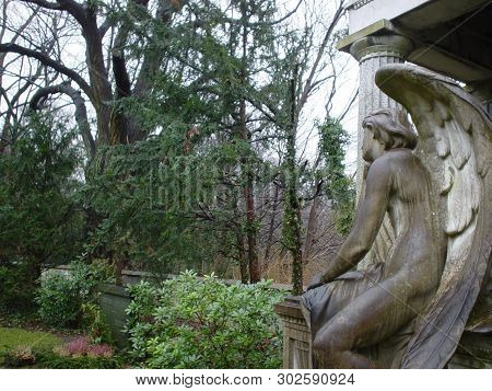 Friedhof Engesohde Statue, Taken In Hannover - Germany