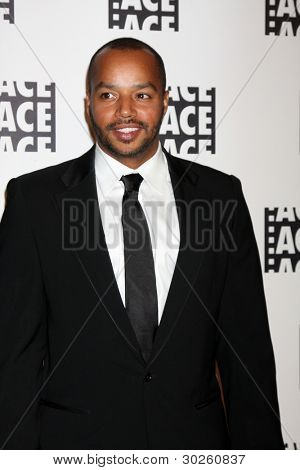 Los Angeles feb 18: Donald Faison kommt bei der 62. jährliche Ace Eddie bei den Beverly-Griff Award