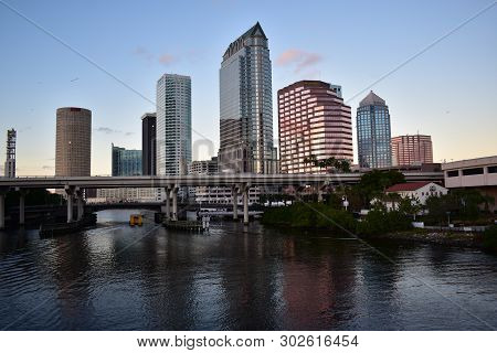 Tampa, Flordia, Usa - January 7, 2017: Downtown City Skyline Over The Hillsborough River