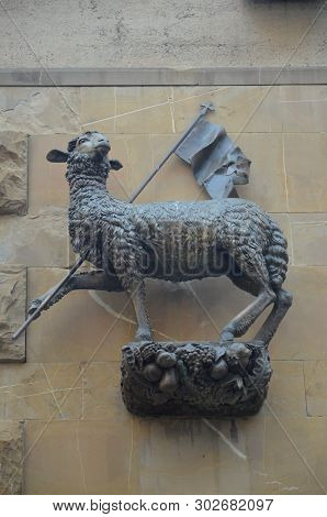 Florence, Italy 06.15.2015: Agnus Dei (the Lamb Of God) Statue , Loggia Del Mercato In Florence, Ita