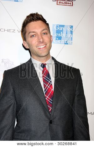 LOS ANGELES - FEB 19: Tchad Hodge ankommer til den 2nd årlige Hollywood Rush på Wilshire Ebell på 