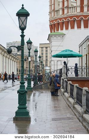 Moscow, Russia - March 22, 2019: Street Lamps On Manezhnaya Street And Kutafiya (predmostnaya) Tower