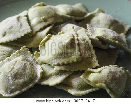 Vegetarian Agnolotti Pasta Food