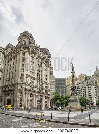 Sao Paulo Sp, Brazil - March 06, 2019: Building Of The Law Court And The Monument Immortal Glory To 