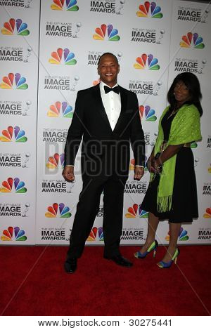 LOS ANGELES - 17 feb: บรู๊คส์อีเมอร์สันมาที่ 384 NAACP ภาพรางวัลที่ Auditoriu ศาล