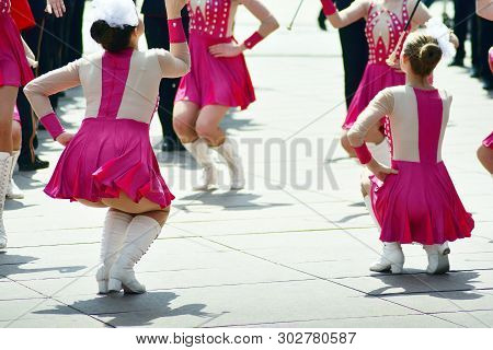 Cheerleaders  Closeup In A Symmetrical Formation  An Strett