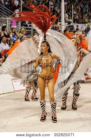 Gualeguaychu, Argentina - March 6 2011: Samba Dancers Appearing In The Carnival Parade One Of The Mo
