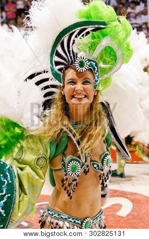 Gualeguaychu, Argentina - March 6 2011: Samba Dancers Appearing In The Carnival Parade One Of The Mo