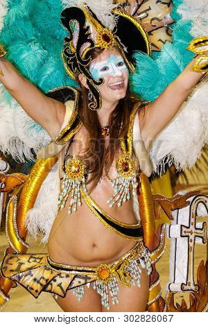 Gualeguaychu, Argentina - March 6 2011: Samba Dancers Appearing In The Carnival Parade One Of The Mo
