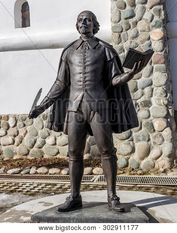Kaluga Region, Russia - March 2019: Monument To The English Poet And Playwright William Shakespeare.
